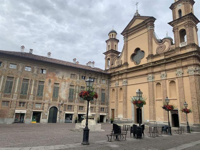Locale Commerciale in vendita a Piemonte, Alessandria