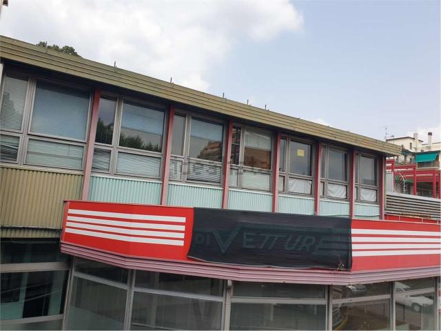Locale Commerciale in vendita a Biumo Superiore, Varese