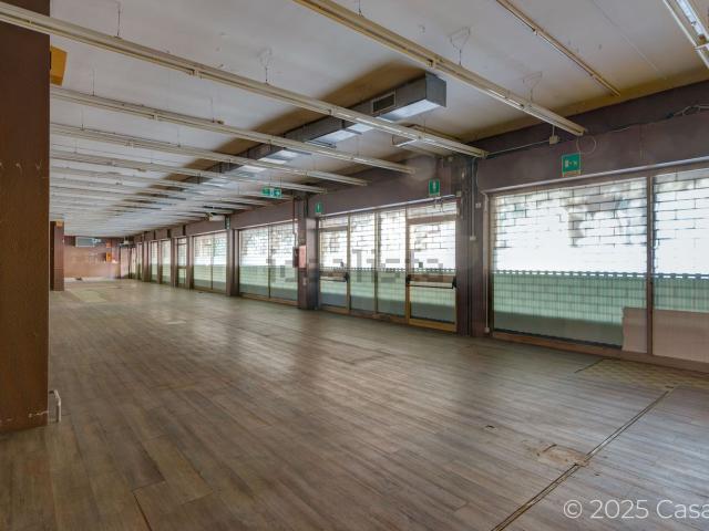 Locale Commerciale in vendita a Castelletto, Abbiategrasso