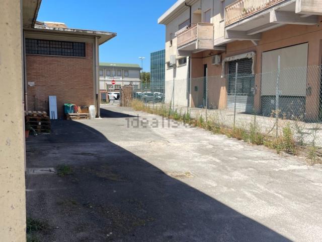 Locale Commerciale in vendita a Centro, Monte Argentario