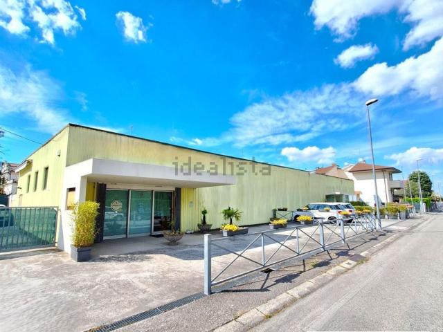 Locale Commerciale in vendita a Vigonovo, Venezia