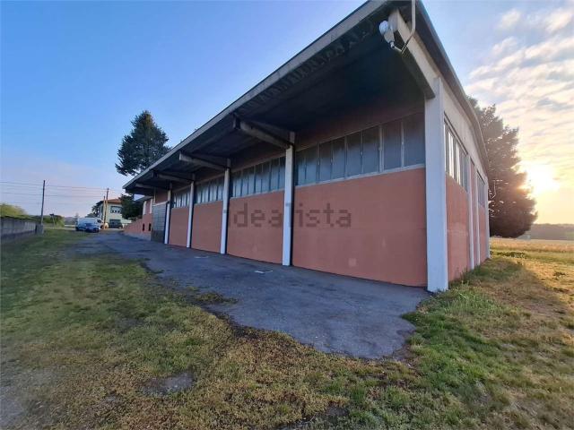 Locale Commerciale in vendita a Cairate, Lombardia