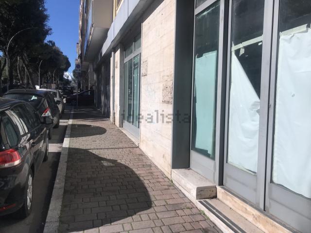 Locale Commerciale in vendita a Porta Maggiore, Marche
