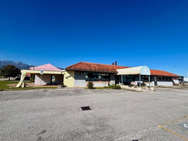 Locale Commerciale in vendita a Roveredo In Piano, Friuli-Venezia Giulia