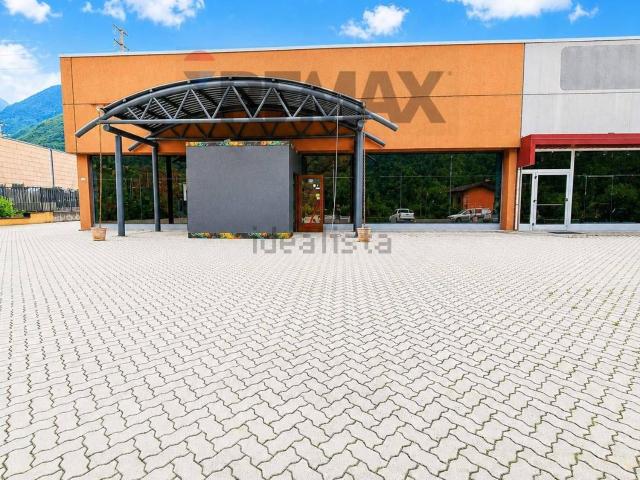 Locale Commerciale in vendita a Morbegno, Lombardia