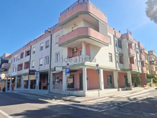 Locale Commerciale in vendita a Elmas, Sardigna/Sardegna
