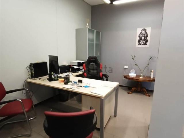 Locale Commerciale in vendita a Zona Ovest, Brescia