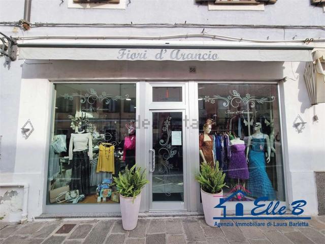 Locale Commerciale in vendita a Monfalcone, Friuli-Venezia Giulia