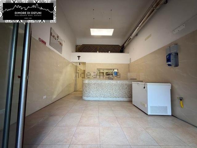 Locale Commerciale in vendita a Ostuni, Brindisi