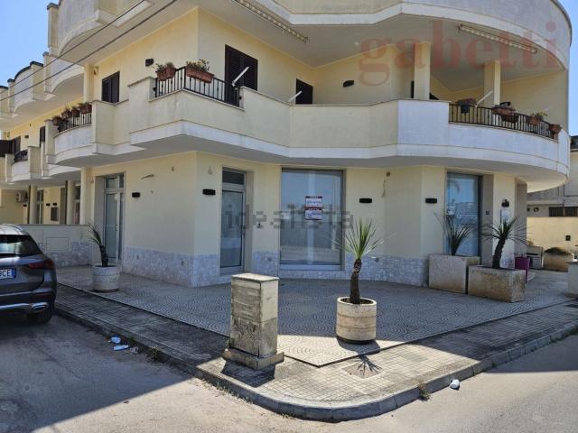 Locale Commerciale in vendita a Puglia, Lecce