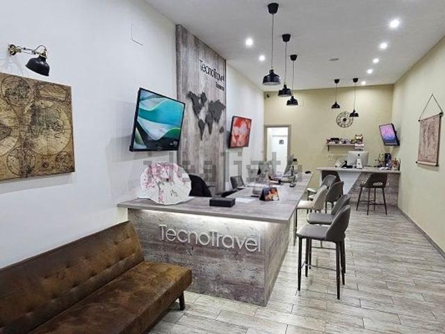 Locale Commerciale in vendita a Marano Di Napoli, Campania