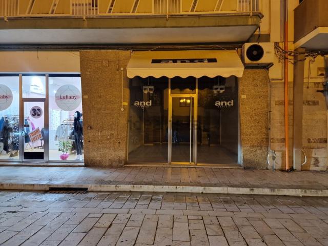 Locale Commerciale in vendita a Pozzallo, Sicilia