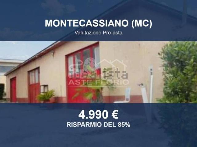 Locale Commerciale in vendita a Marche, Macerata