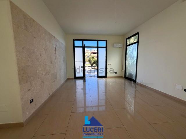 Locale Commerciale in vendita a Puglia, Lecce