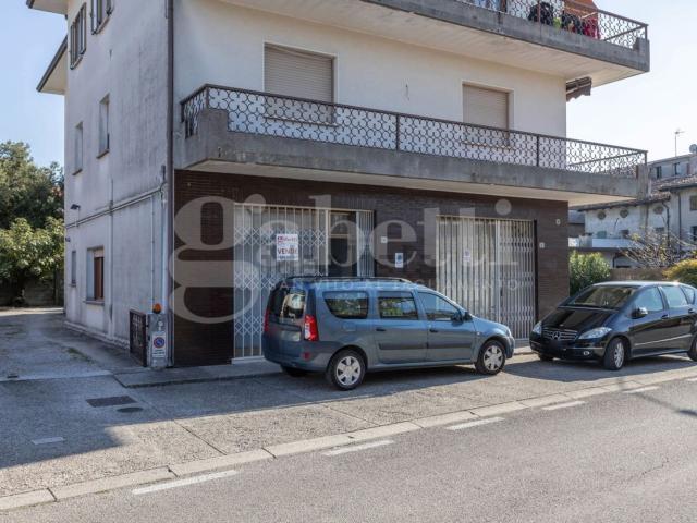 Locale Commerciale in vendita a Casarsa Della Delizia, Friuli-Venezia Giulia