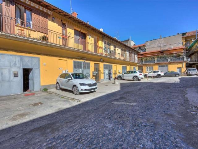 Locale Commerciale in vendita a Casetta, Como