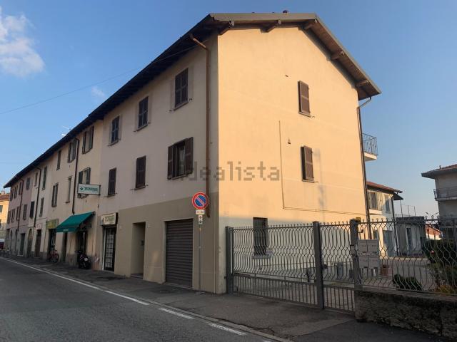 Locale Commerciale in vendita a Albate, Como