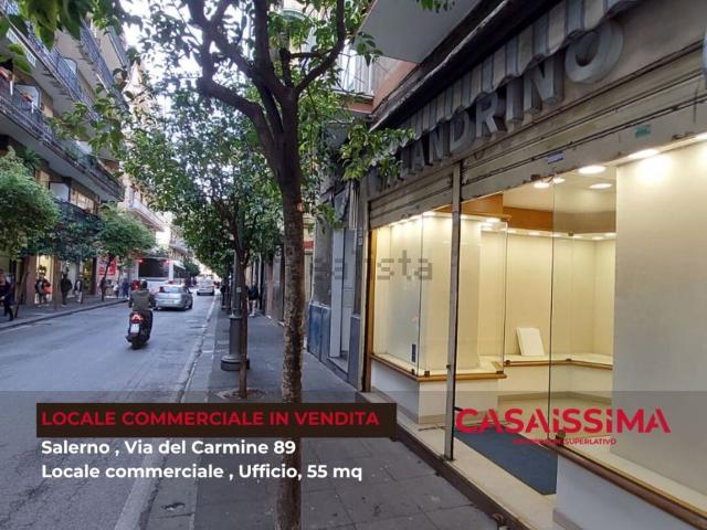 Locale Commerciale in vendita a Salerno, Campania