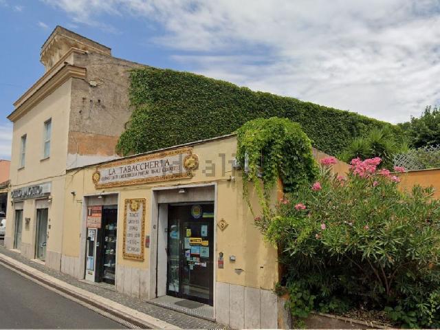 Locale Commerciale in vendita a Squarciarelli, Roma Capitale