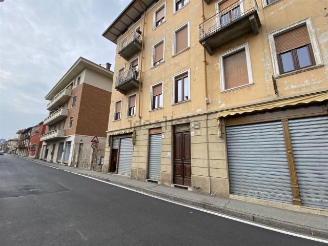 Locale Commerciale in vendita a Arico, Piemonte