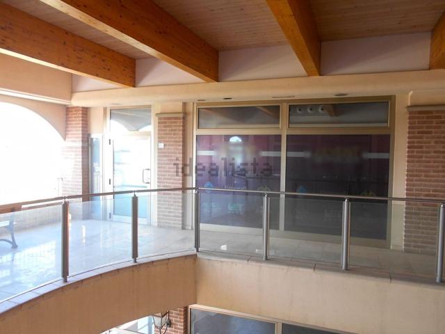 Locale Commerciale in vendita a Foiano Della Chiana, Toscana