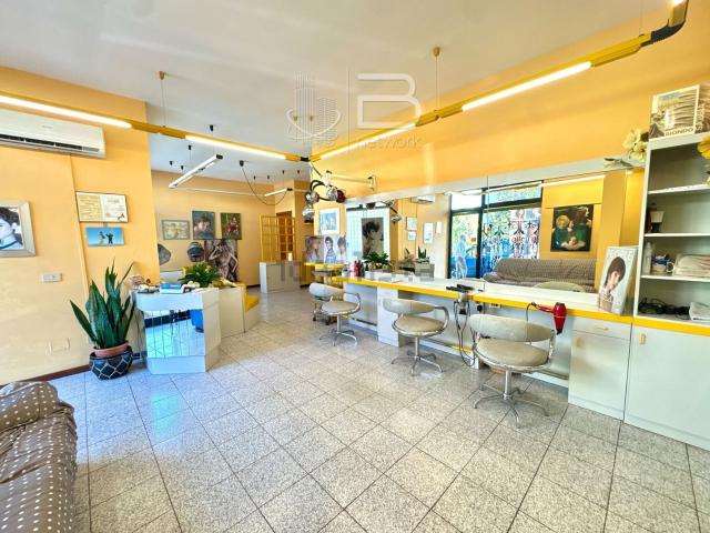 Locale Commerciale in vendita a Pieve A Nievole, Toscana