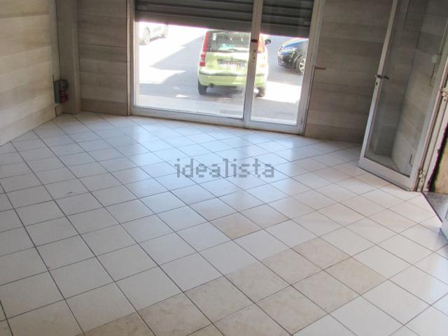 Locale Commerciale in vendita a Villanova, Marche