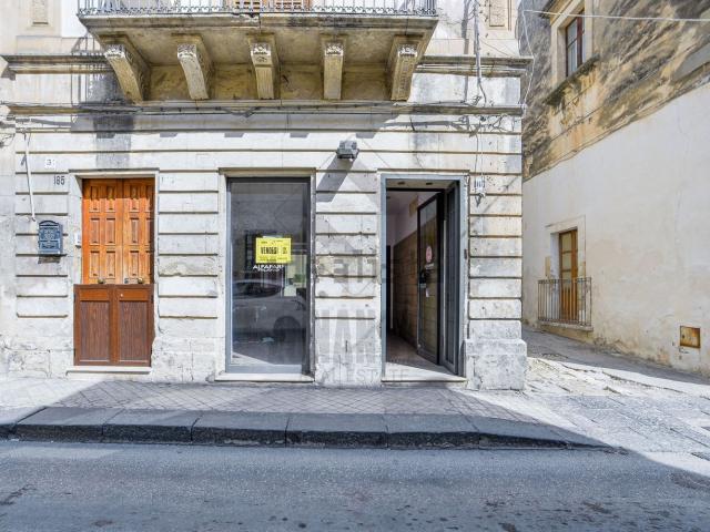 Locale Commerciale in vendita a Piano Alto, Noto