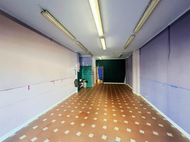 Locale Commerciale in vendita a Isolotto, Firenze
