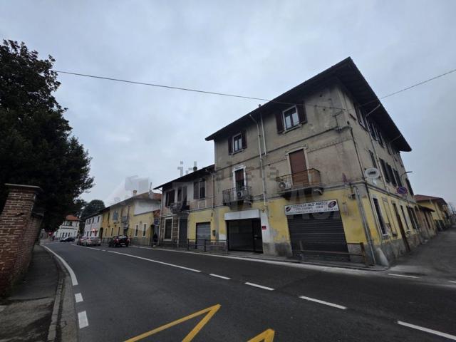 Locale Commerciale in vendita a Castano Primo, Lombardia