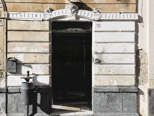 Locale Commerciale in vendita a Augusta, Sicilia