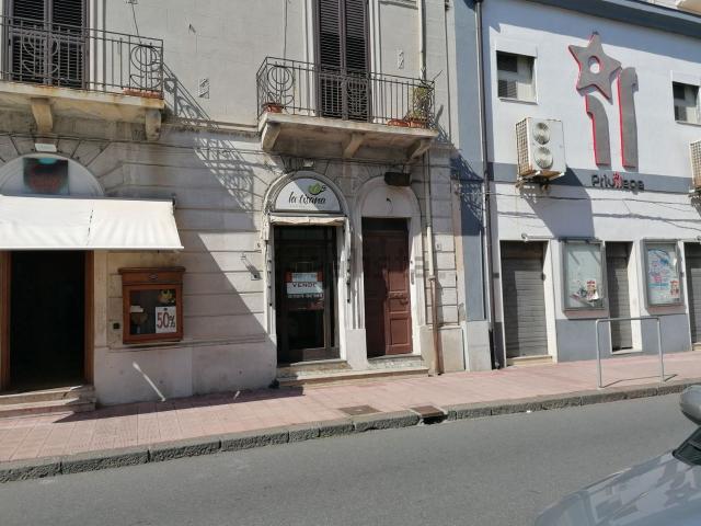 Locale Commerciale in vendita a Bucalo, Santa Teresa Di Riva