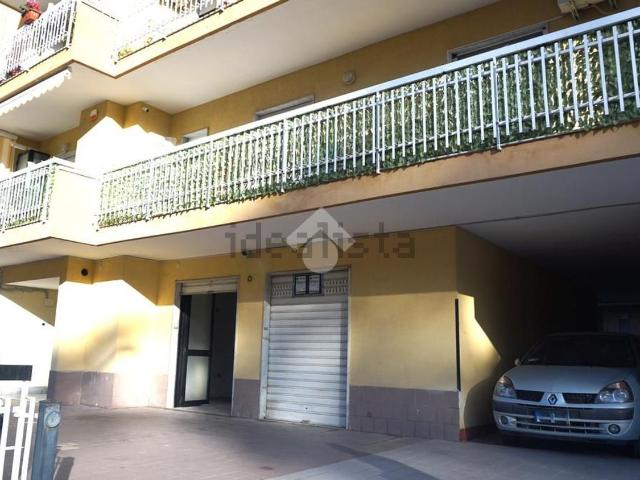 Locale Commerciale in vendita a Rione Serroni, Olevano Sul Tusciano