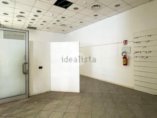 Locale Commerciale in vendita a Unione dei Comuni Bassa Bresciana Occidentale, Maclodio