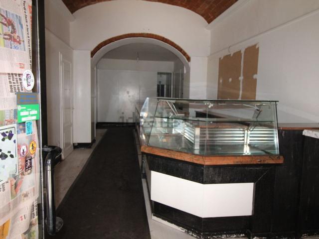 Locale Commerciale in vendita a Montevarchi, Toscana
