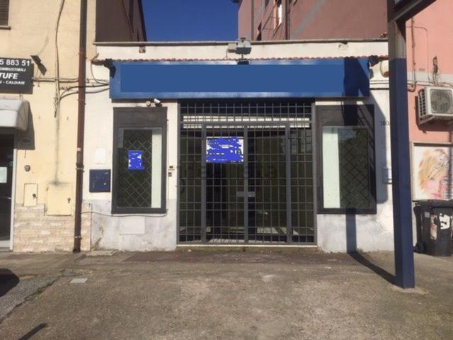 Locale Commerciale in vendita a Monterotondo Scalo, Roma Capitale