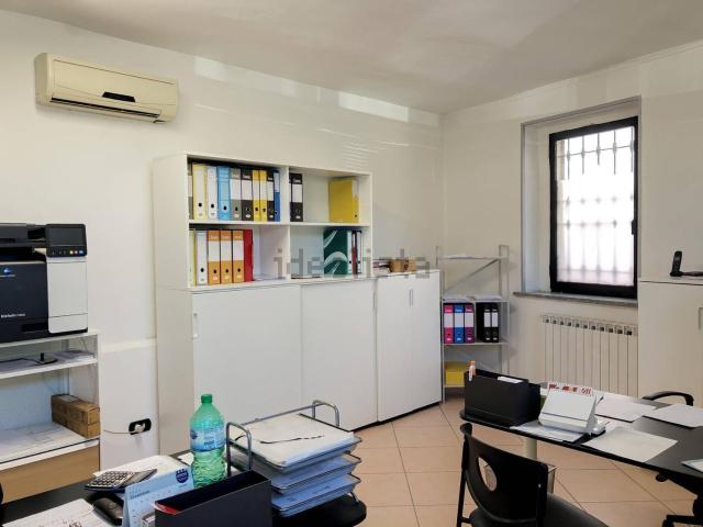 Locale Commerciale in vendita a Piemonte, Novara