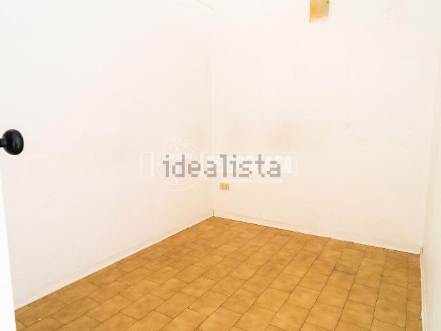 Locale Commerciale in vendita a San Lazzaro, Marche