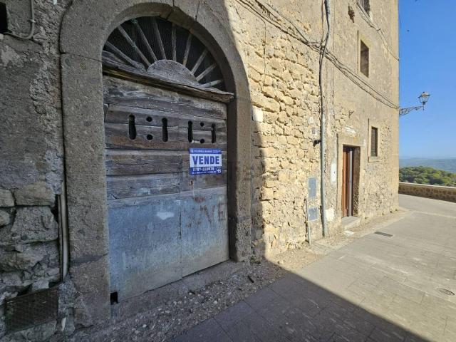 Locale Commerciale in vendita a Bomarzo, Lazio