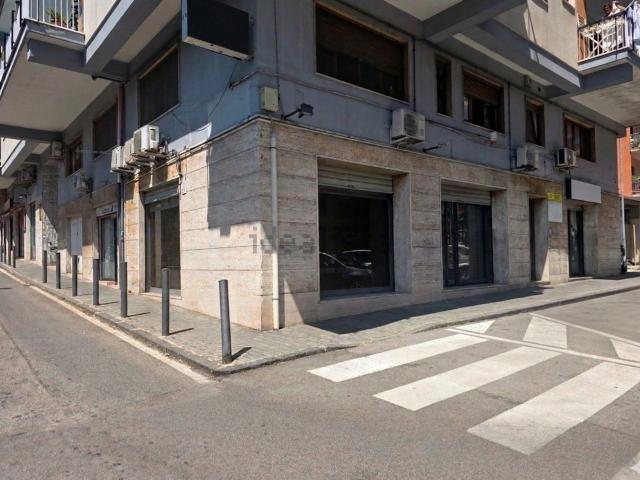 Locale Commerciale in vendita a San Vito, Cava De' Tirreni
