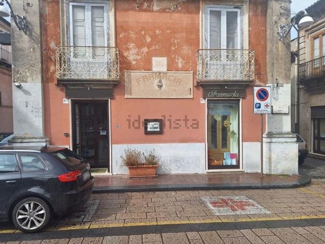 Locale Commerciale in vendita a Calabria, Reggio Calabria