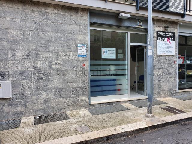 Locale Commerciale in vendita a Puglia, Bari