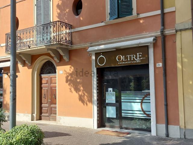 Locale Commerciale in vendita a Nuovo Circondario Imolese, Imola