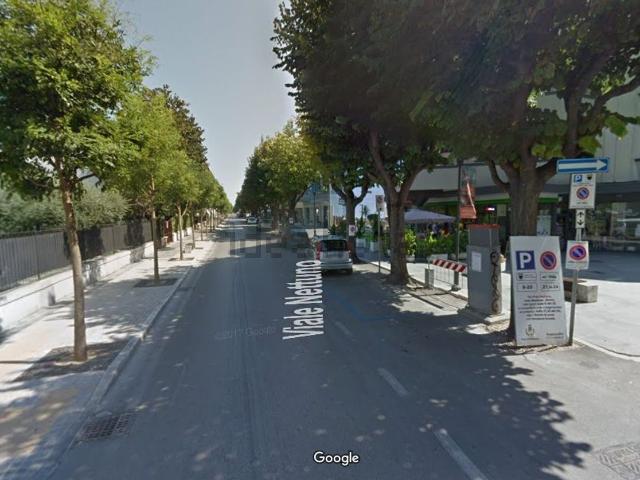 Locale Commerciale in vendita a Francavilla Al Mare, Abruzzo