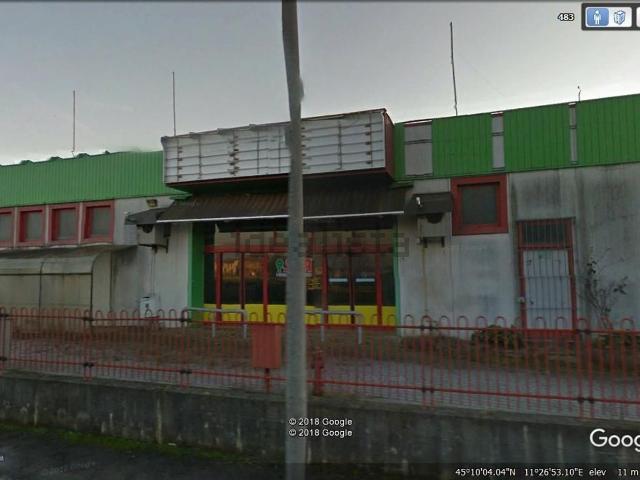 Locale Commerciale in vendita a Merlara, Veneto