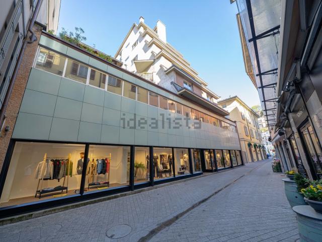 Locale Commerciale in vendita a Campoledro, Sondrio