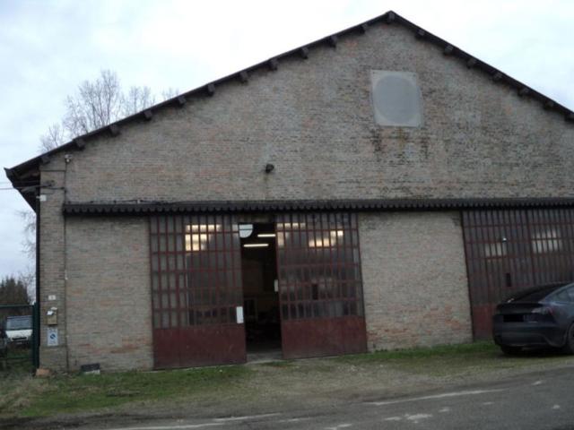 Locale Commerciale in vendita a Ronchi di Bagnarola, Budrio