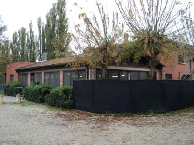 Locale Commerciale in vendita a Unione Terre d'Acqua, San Giovanni In Persiceto