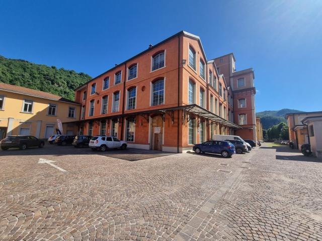 Locale Commerciale in vendita a Comunità montana della Valle Sabbia, Roè Volciano