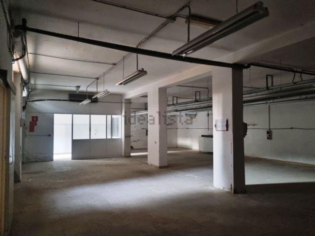 Locale Commerciale in vendita a Puglia, Barletta-andria-trani